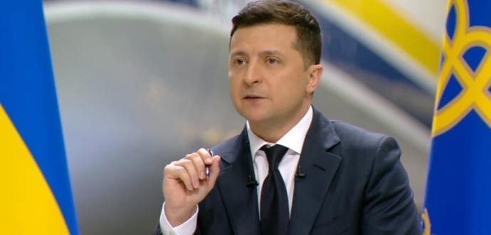 Президент України Володимир Зеленський підписав закон про передання сільгоспземель у власність громадам